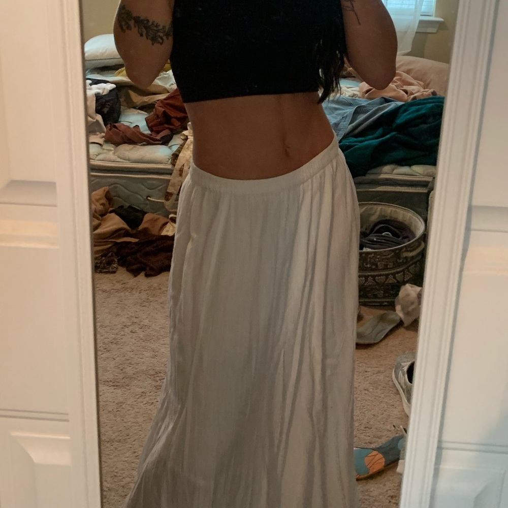 White maxi skirt! Beachy! Size small, but stretchy waistband!
